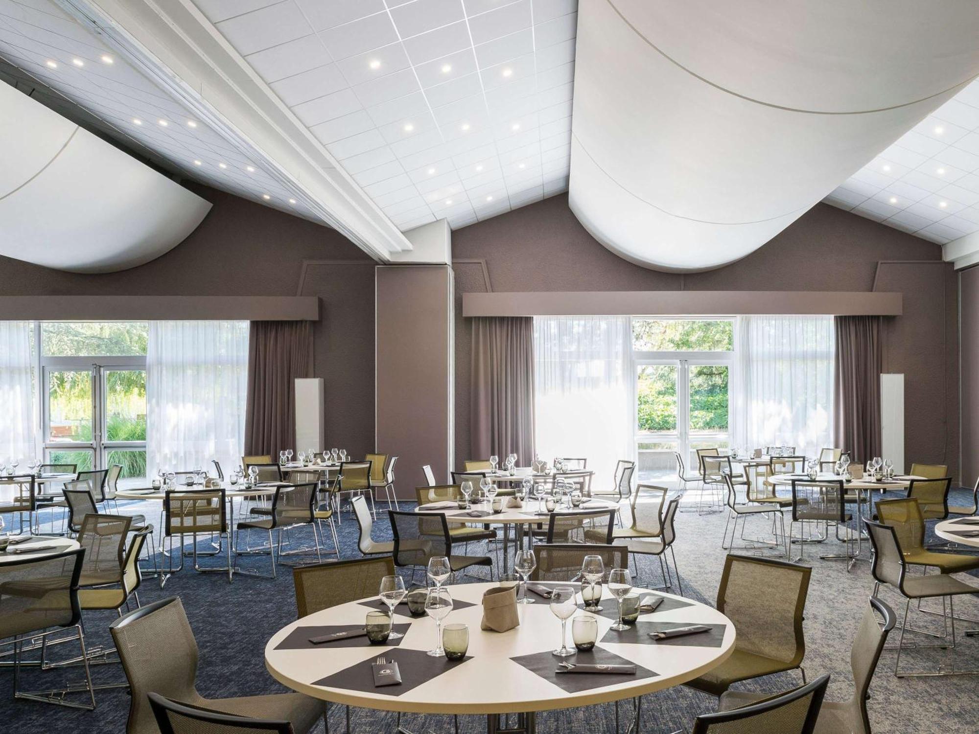 Novotel Lyon Meeting & Events 4* Bron