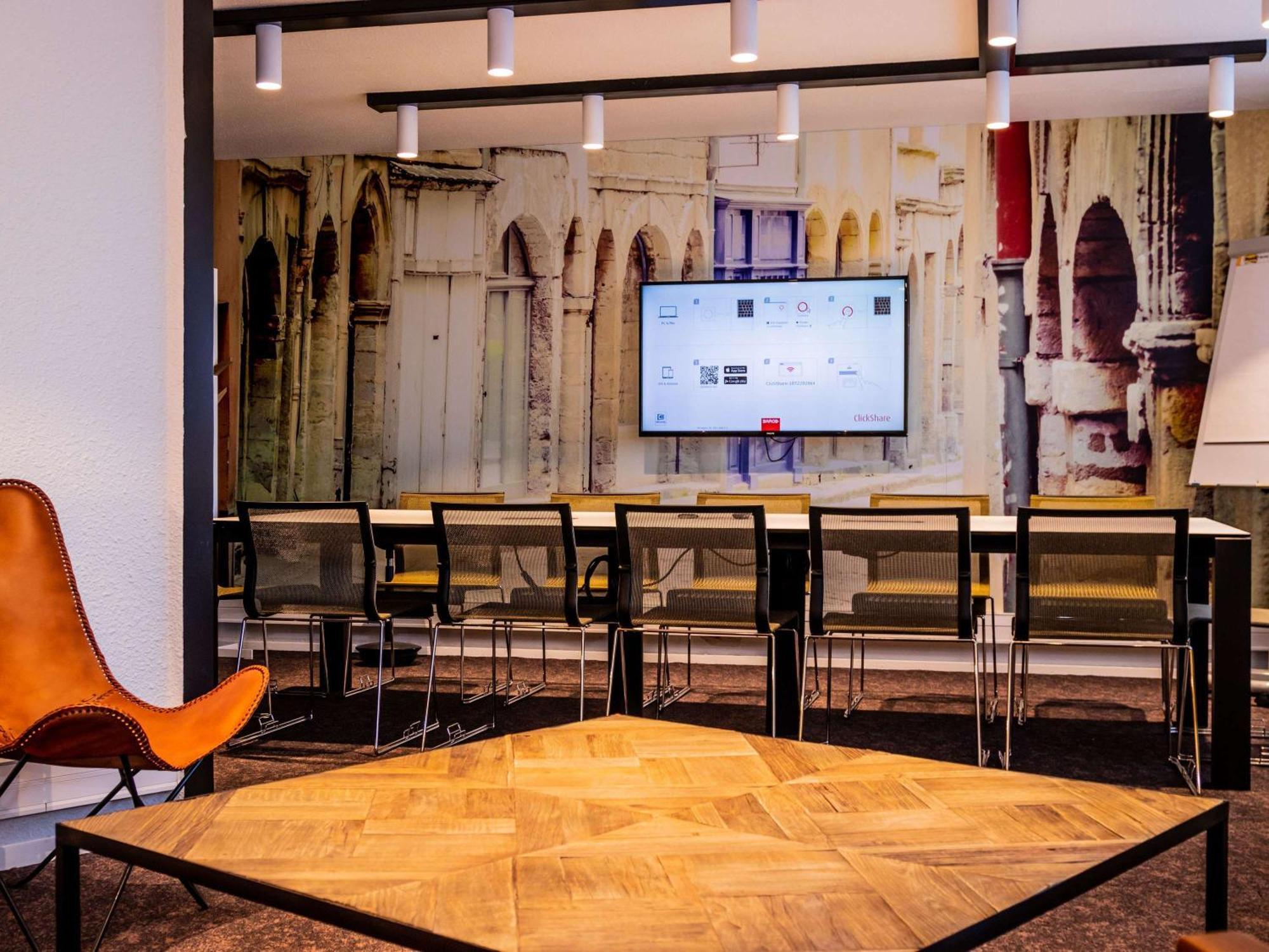 Novotel Lyon Meeting & Events 4* Bron