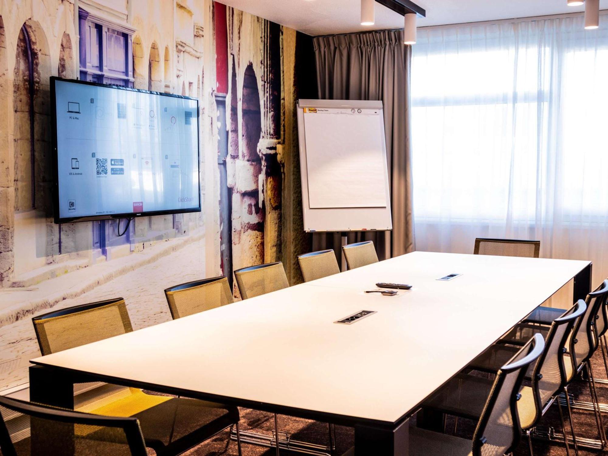 Novotel Lyon Meeting & Events Hotel